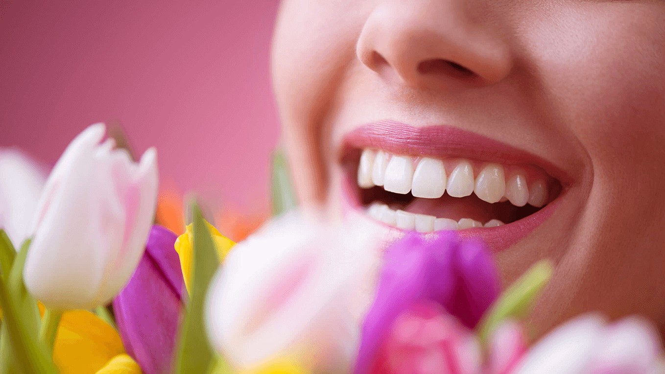 Зубной сегодня. Зуб с цветами. Весенняя улыбка. Цветок с зубами. Весна зубы.